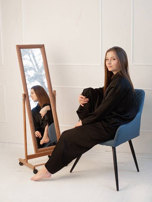 Зеркало напольное В 27Н светло-коричневый 137 см х 42,5 см Зеркало напольное В 27Н светло-коричневый 137 см х 42,5 см