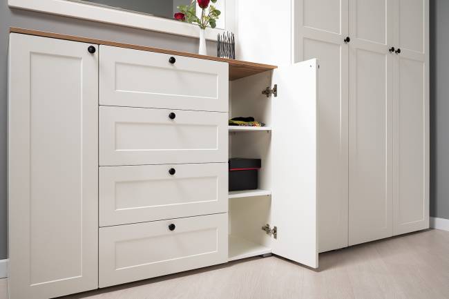 Две обувницы и комод Остин цвет белый шагрень/дуб крафт золотой