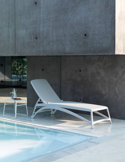 Столик пластиковый для лежака Pop белый 440х395х385 мм Столик пластиковый для лежака Pop белый 440х395х385 мм