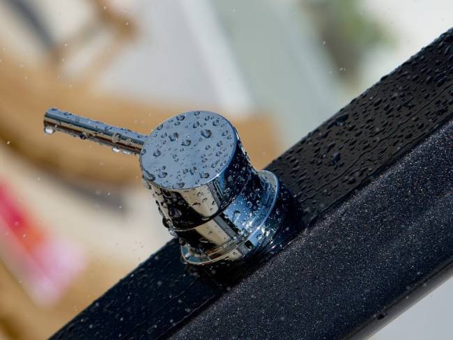 Душ уличный Jolly A 525 бежевый 165х150х2260 мм Душ уличный Jolly A 525 бежевый 165х150х2260 мм