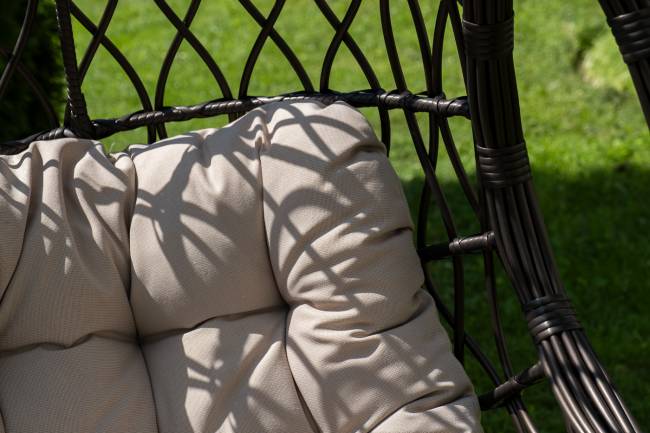 "Венеция" подвесное кресло-кокон из искусственного ротанга, цвет бронзовый с бежевой подушкой "Венеция" подвесное кресло-кокон из искусственного ротанга, цвет бронзовый с бежевой подушкой